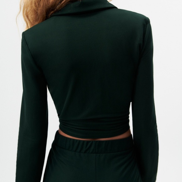 Zara | Ruched Top - Picture 2 of 8